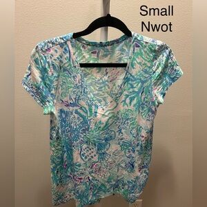 Lilly Pulitzer small v-neck shirt blue green  
New without tags